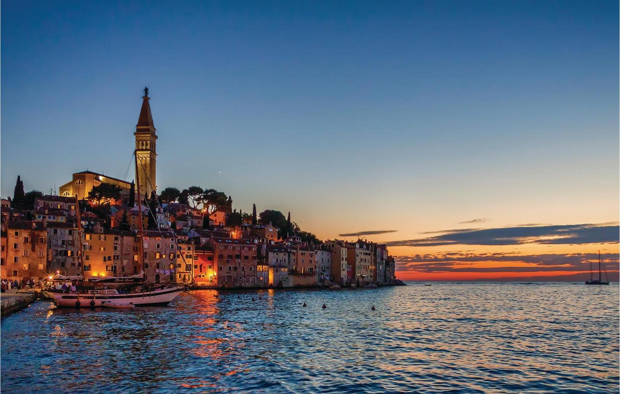 Amazing Apartment In Rovinj With Wifi Exterior foto